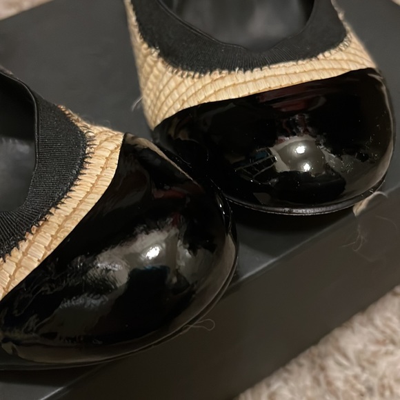 NIB BCBGMAXAZRIA MA-Fiasy in Natural Straw / Black Patent Leather Size 10M Pumps - Picture 3 of 10